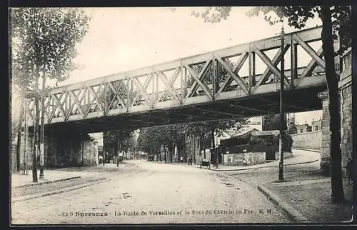 AK Suresnes, La Route de Versailles et le Pont du Chemin de Fer