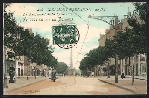 AK Clermont-Ferrand /P.-de-D., Du Boulevard de la Pyramide, vue des arbres et bâtiments adjacents