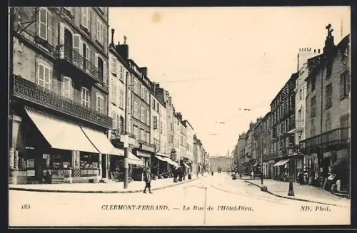 AK Clermont-Ferrand, La Rue de l`Hôtel-Dieu