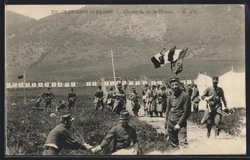 AK Clermont-Ferrand, Champ de tir de Manson, soldats en exercice avec drapeaux et tentes au fond