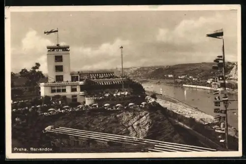 AK Prag / Praha-Barrandov, Restaurant-Terrassen und Moldau