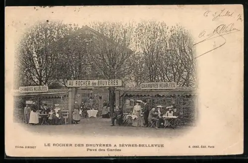 AK Sèvres-Bellevue, Le Rocher des Bruyères, Pavé des Gardes, scène animée avec tables et visiteurs