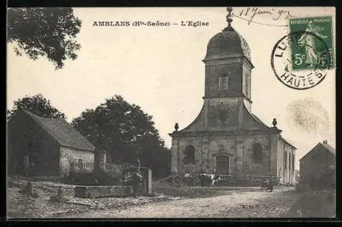 AK Amblans /Hte.-Saône, L`Église et la place du village