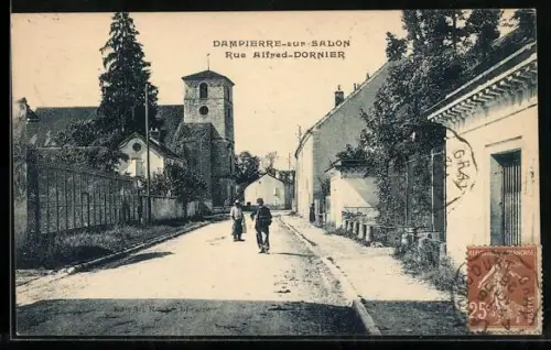 AK Dampierre-sur-Salon, Rue Alfred-Dornier avec église en arrière-plan