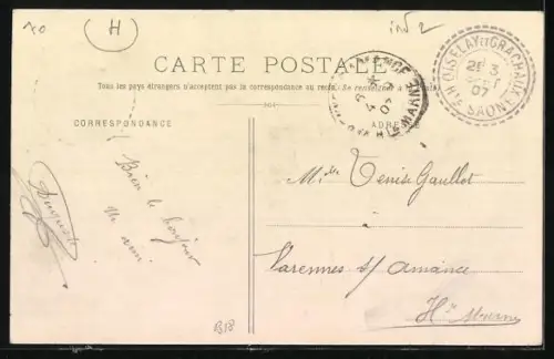 AK Oiselay, Grande-Rue avec fontaine et habitants se promenant