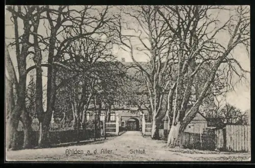 AK Ahlden a. d. Aller, Strassenpartie mit Vorderseite des Schlosses