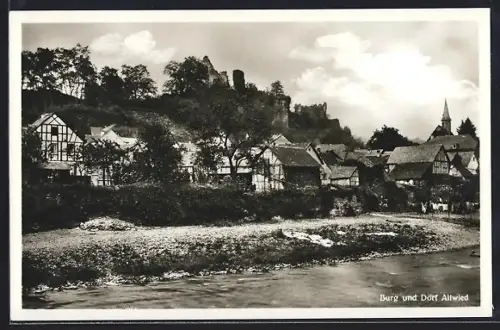 AK Altwied, Burg und Dorf vom Wasser aus