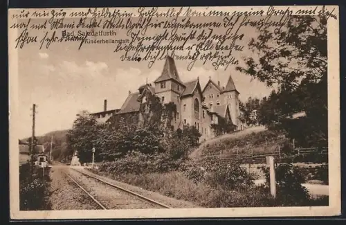 AK Bad Salzdetfurth, Kinderheilanstalt, gesehen v. d. Bahnschienen