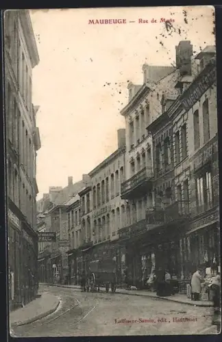 AK Maubeuge, Rue de Mons avec boutiques et passants