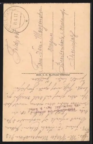 AK Halluin, L`Église St-Hilaire et la rue animée