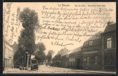 AK La Bassée, Rue de Lille, Brasserie Saint-Jean avec arbres et calèche