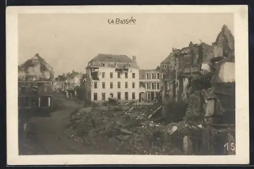 AK La Bassée, Vue des ruines après la destruction des bâtiments