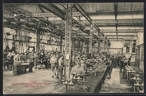 AK Lille, Institut Catholique d`Arts et Métiers, Ajustage, E.C., atelier animé avec ouvriers en action