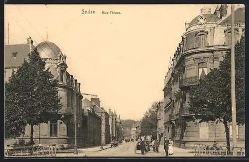 AK Sedan, Rue Thiers mit Leuten