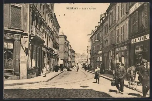 AK Mézières, Rue d`Arches, Strassenpartie mit Strassenbahn