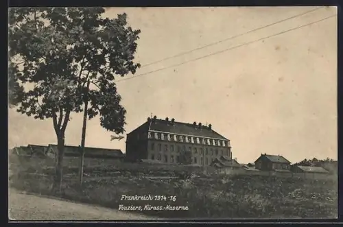 AK Vouziers, Kürass.-Kaserne am Feld