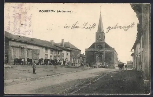 AK Mourron, Strassenansicht mit Blick zur Kirche