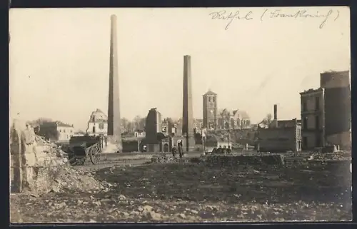 Foto-AK Rethel, Panorama de la ville détruite