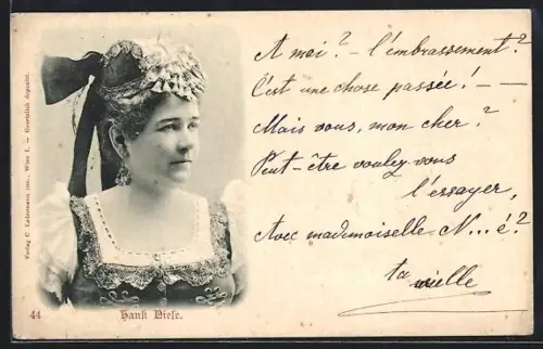 AK Schauspielerin Hansi Niese nachdenklich