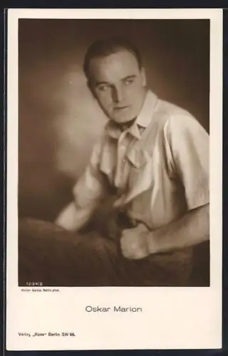 AK Schauspieler Oskar Marion im Hemd porträtiert