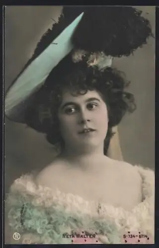 AK Schauspielerin Reta Walter im Kostüm einer Bühnenrolle