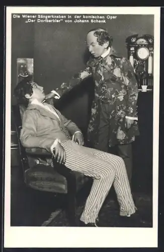 AK Die Wiener Sängerlnaben, Szene aus Der Dorfbarbier, Im Friseursalon