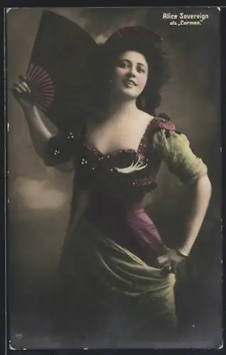 AK Alice Sovereign als Carmen mit Fächer