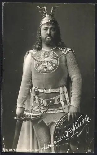 AK Opernsänger Heinrich R. Muerte als Lohengrin mit Helm u. Trinkhorn