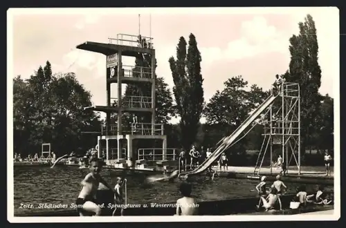 AK Zeitz, Städtisches Sommerbad, Sprungturm und Wasserrutschbahn mit Badegästen