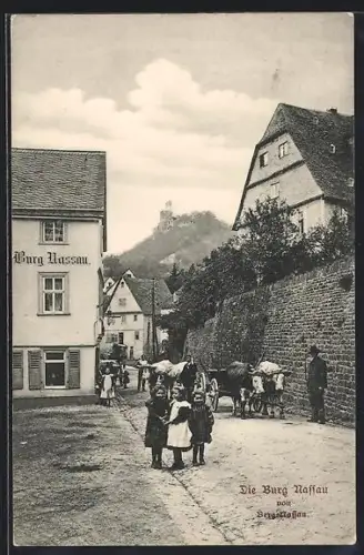 AK Bergnassau, Blick auf die Burg Nassau mit Kindern und Ochsenwagen