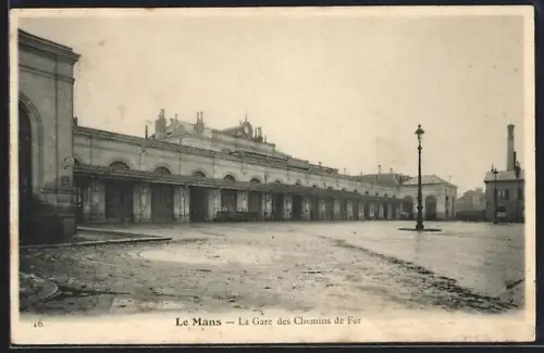 AK Le Mans, La Gare des Chemins de Fer, Vorderansicht des Bahnhofs
