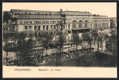 AK Strassburg, Bahnhof mit Strassenbahnen