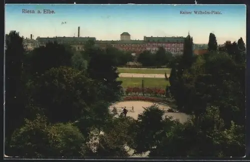 AK Riesa a. Elbe, Kaiser Wilhelm-Platz aus der Vogelschau