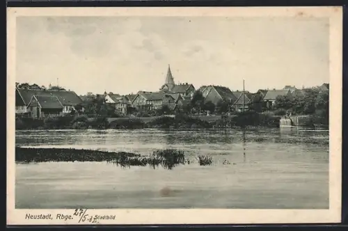 AK Neustadt /Rbge., Stadtbild vom Wasser aus
