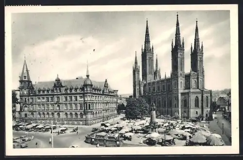 AK Wiesbaden, Marktkirche und Rathaus mit Wochenmarkt