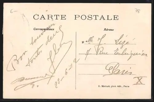 AK Saint-Rémy-lès-Chevreuse, Entrée de Saint-Paul avec portail et maison rustique