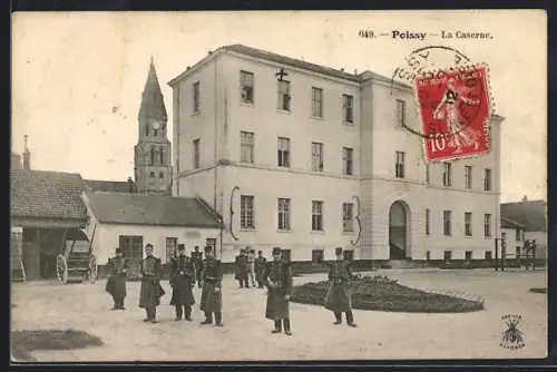 AK Poissy, La Caserne avec des soldats devant le bâtiment principal