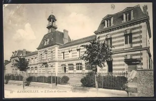 AK Rambouillet, L`École de Garcons