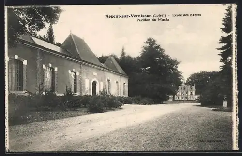 AK Nogent-sur-Vernisson /Loiret, École des Barres, Pavillon du Musée