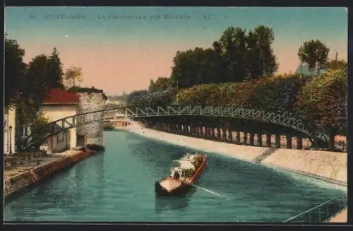 AK Montargis, Le Passerelle des Belles-Îles et la péniche sur le canal