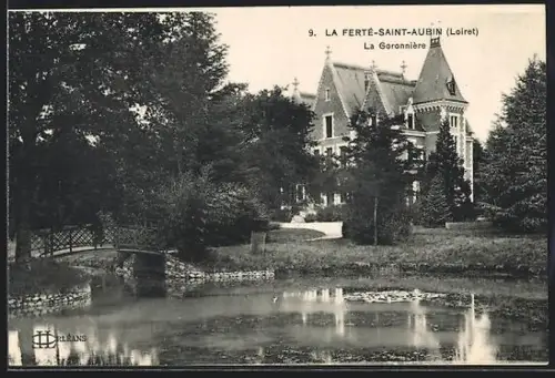 AK La Ferté-Saint-Aubin /Loiret, La Garonnière et le pont sur l`étang