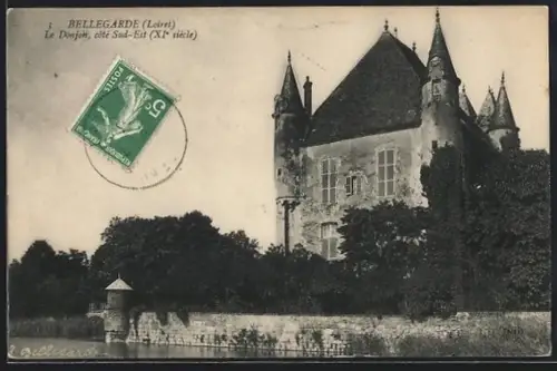 AK Bellegarde /Loiret, Le Donjon, côté Sud-Est, XIe siècle