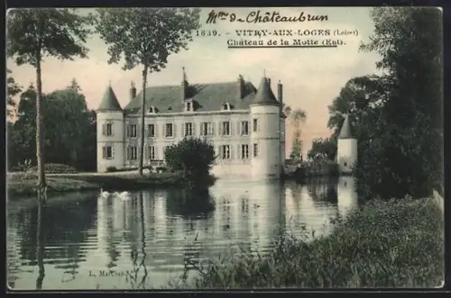 AK Vitry-aux-Loges /Loiret, Château de la Motte, Est, et son reflet dans le lac