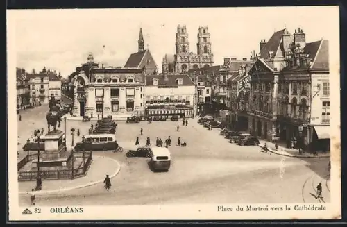 AK Orléans, Place du Martroi vers la Cathédrale