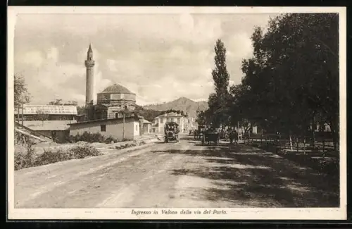 AK Valona, Ingresso dalla via del Porio