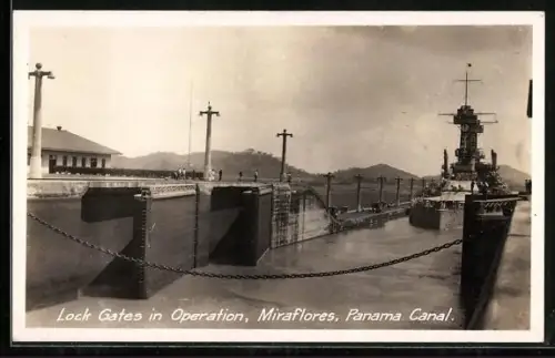 AK Miraflores /Panama Canal, Lock Gates in Operation