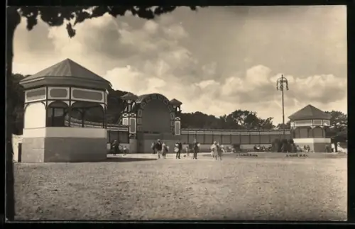 Foto-AK Göhren /Rügen, Kurplatz im Sommer