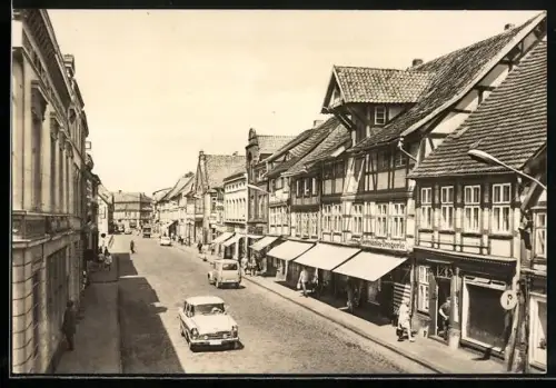 AK Grabow /Meckl., Marktstrasse mit PKW Wolga