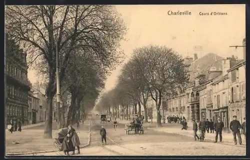 AK Charleville, Cours d`Orléans, personnes