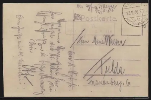 Foto-AK Grandpré, Strassenpartie mit dt. Soldaten, Pferdegespanne